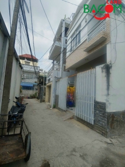 2TY950 Bán nhà 1 trệt 1 lầu 2MT 60m2 gần trường Nguyễn Du Phường Quyết Thắng Biên Hòa