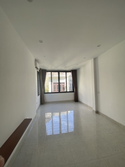 Cần cho thuê nhà nguyên căn 4 tầng giá 11tr/th tại Phường Bồ Đề , Long Biên , Hà Nội