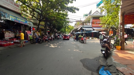 Gồng mỏi tay, mặt tiền Đặng Dung giảm sâu 4,x tỷ, tlcc
