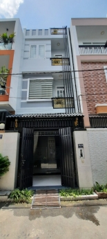 Bán gấp nhà đường 5 linh xuân thủ đức ,Lh : 0909428959.
