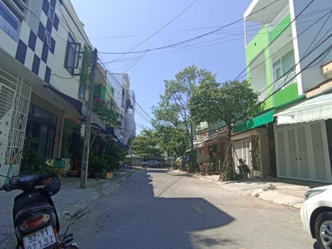 Nhà mt mới xây 3 tầng TNT ss mặt tiền Hà Huy Tập