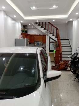 Chính chủ cần bán căn nhà 4 tầng ở ngõ 7 thanh đàm, gần cầu vĩnh tuy