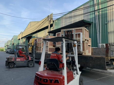 Đóng gói hàng hóa tại kcn Quang Minh Hà Nội