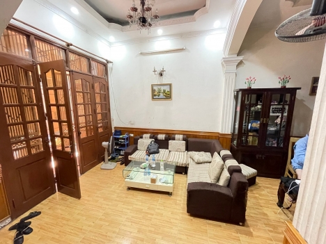 Nhà đẹp phường Bồ Đề , ngõ nông, dân xây,40m, 4 tầng nhỉnh 3 tỷ