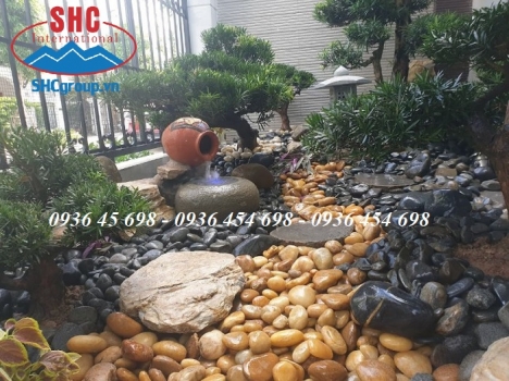 Sỏi vàng tự nhiên trang trí góc vườn