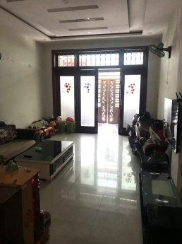 Nhà mt mới xây 3 tầng TNT ss mặt tiền Hà Huy Tập