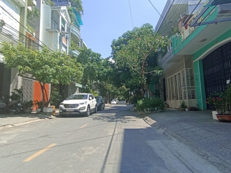 Nhà mt mới xây 3 tầng TNT ss mặt tiền Hà Huy Tập