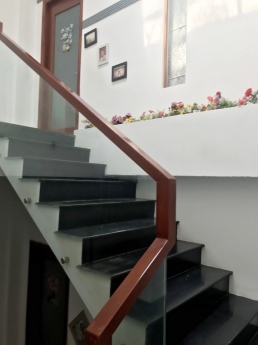 Nhà mt mới xây 3 tầng TNT ss mặt tiền Hà Huy Tập