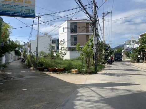 Đất hẽm đường Phú Nông 2 tỷ 1.