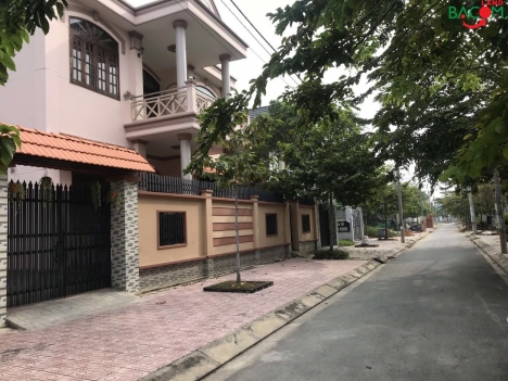 Đất đẹp 81m2 ngay Song Ngữ Lạc Hồng Bửu Long 100% thổ cư chỉ 3ty2