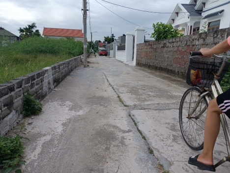 ngang 17m đg 22m mặt đg trung nghĩa đồ Sơn  1,x tr m