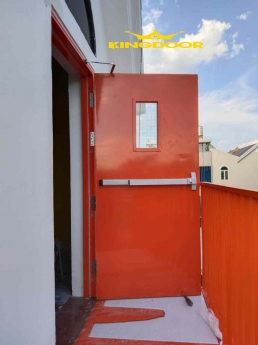 Cửa thép chống cháy villa sơn tĩnh điện hoàn thiện