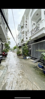 Nhà bán 2 lầu rẻ hơn giá đất tại địa chỉ 1979/23/81 Huỳnh Tấn Phát