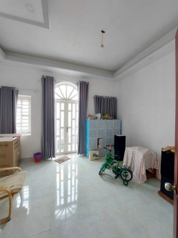 Nhà bán 2 lầu rẻ hơn giá đất tại địa chỉ 1979/23/81 Huỳnh Tấn Phát
