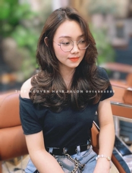 Top 4 kiểu tóc xoăn sóng lơi hot trend thịnh hành nhất hiện nay. - Tiệp Nguyễn Hair Salon