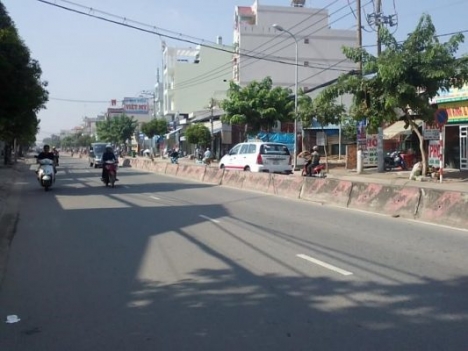 Bán Nhà Đất Mặt Tiền Huỳnh Tấn Phát Quận 7, Diện Tích Lớn, Thương Mại Dịch Vụ Cao Tầng