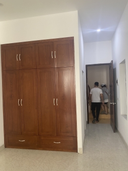 Cần cho thuê nhà nguyên căn 4 tầng giá 11tr/th  tại phố Bồ Đề , Long Biên , HN