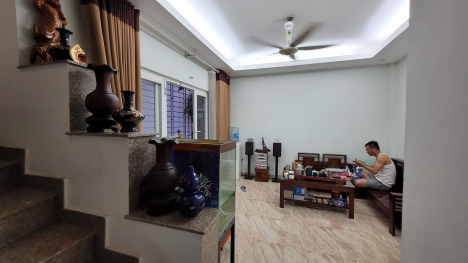 Bán nhà phố Ngọc Lâm, cách 1 nhà ra phố, dân xây, 60m, 4 tầng, nhỉnh 4 tỷ
