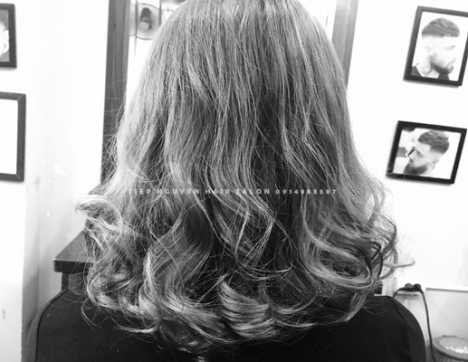 Tóc uốn xoăn sóng lơi style cá tính. - Tiệp Nguyễn Hair Salon