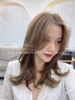 Xoăn sóng lơi: 4 kiểu tóc xoăn không nên bỏ qua mùa hè này. - Tiệp Nguyễn Hair Salon