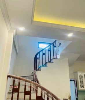 Nhà đẹp Phúc Lợi, mới cứng coong, 2 thoáng, 35m, 5 tầng nhỉnh 2 tỷ