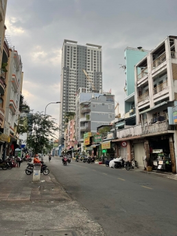 Bán Nhà Đất Mặt Tiền Huỳnh Tấn Phát Quận 7, Diện Tích Lớn, Thương Mại Dịch Vụ Cao Tầng