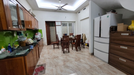 Bán nhà phố Ngọc Lâm, cách 1 nhà ra phố, dân xây, 60m, 4 tầng, nhỉnh 4 tỷ