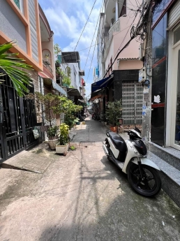 Nhà HXH Khu phân lô Hưng Phú P10 Q8, 35.6m2, 1 trệt 1 lửng, Cách MT 50m, Gía  4.43 Tỷ