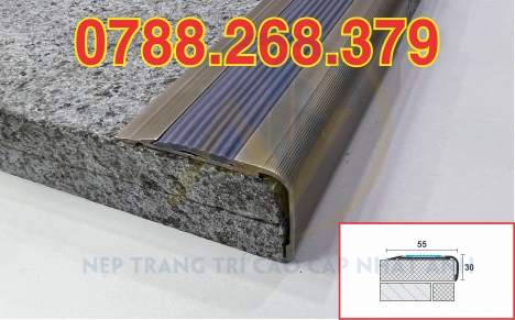 nẹp nhôm chống trơn - nẹp mũi bậc cầu thang