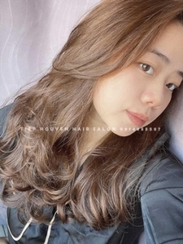 Xoăn sóng lơi, xoăn bung tầng layer nhẹ cho nàng. - Tiệp Nguyễn Hair Salon