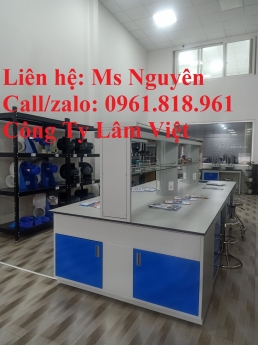 Bàn Thí Nghiệm Trung Tâm Có Kệ Chứa Hóa Chất