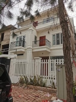 Cho thuê Biệt Thự nguyên căn 185m2 3 tầng mặt tiền 10m, vỉa hè rộng, dân cư đông đúc, kd sầm uấ