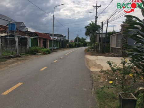 Giá 2 lô đất: lô1 giá chỉ 1,6 tỷ TL (dt130m2 )_ lô2 giá chỉ 3,2 tỷ TL (dt260m2).Bán lô đất giá công