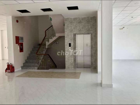 Cho thuê văn phòng, kho, xưởng may tầng 3 rộng 240m2