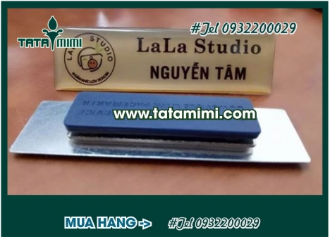 Thẻ tên nhân viên – Cung cấp các loại thẻ tên giá rẻ