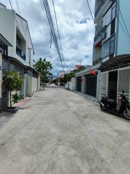 Nhà hẽm 5m Phước Long 7 tỷ 900.