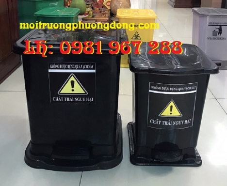 Thùng rác 20 lít màu đen y tế đạp chân