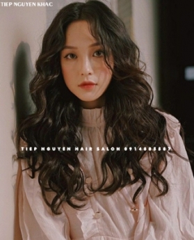 8 kiểu tóc xoăn sóng lơi, 8 kiểu xoăn bung layer hot hiện nay. - Tiệp Nguyễn Hair Salon