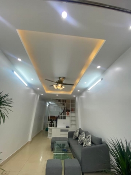 Bán nhà tại Lĩnh Nam, Hoàng Mai, 45m2 giá chỉ 3 tỷ