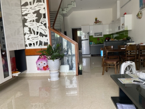 Bán nhà OTO Núi Thành, Hải Châu, 64m2/3Tầng/Ngang 8m giá 4,5 tỷ TL
