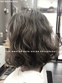 Tóc layer, tóc uốn xoăn nhẹ nhàng mái bay. - Tiệp Nguyễn Hair Salon