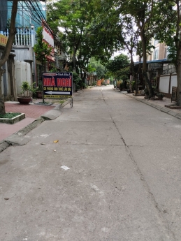 - ĐẤT- KIM THIỀU - HƯƠNG MẠC  -TP TỪ SƠN -
+ GIÁ 1,45 TỶ - DT60M2 -MT5M