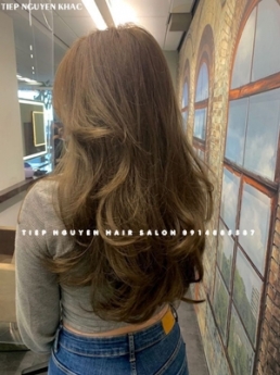 Top 7 kiểu tóc uốn xoăn bung layer đẹp nhẹ nhàng. - Tiệp Nguyễn Hair Salon