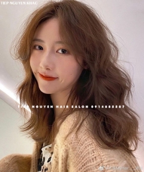 Tóc layer, tóc uốn xoăn nhẹ nhàng style cá tính. - Tiệp Nguyễn Hair Salon