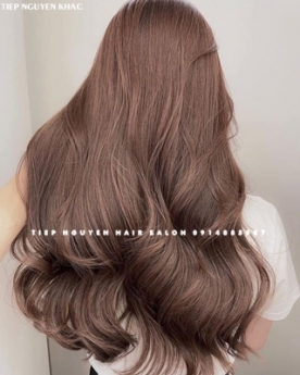 Xoăn sóng lơi đuôi vểnh để mái bay. - Tiệp Nguyễn Hair Salon