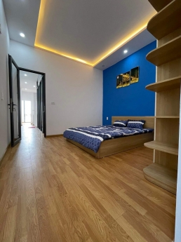 NHÀ ĐẸP 2 TẦNG CÁCH ĐƯỜNG LÊ DUẨN 50M DT LỚN
