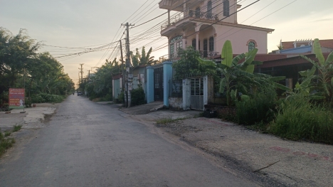 chủ chuyển nhượng cắt lỗ bán lô mặt đg hải phong  giá 2,x tr m