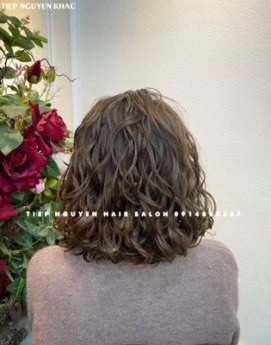 Tóc ngang vai tỉa layer. - Tiệp Nguyễn. Hair Salon