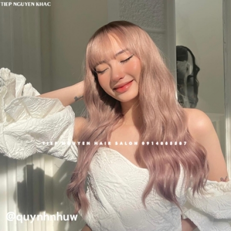 Tóc layer, uốn xoăn sóng nước nhẹ nhàng style thời trang.  - Tiệp Nguyễn Hair Salon