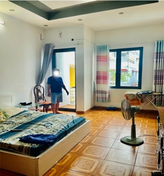 BÁN NHÀ 62m2 4 tầng , Nguyễn Tư Giản , phường 12 , Gò Vấp , giá chỉ 5,x tỷ (x nhỏ hơn 5)